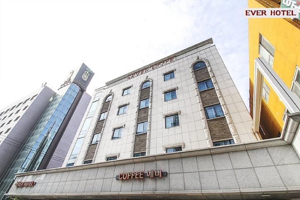 Ever Hotel Jeju Exterior photo
