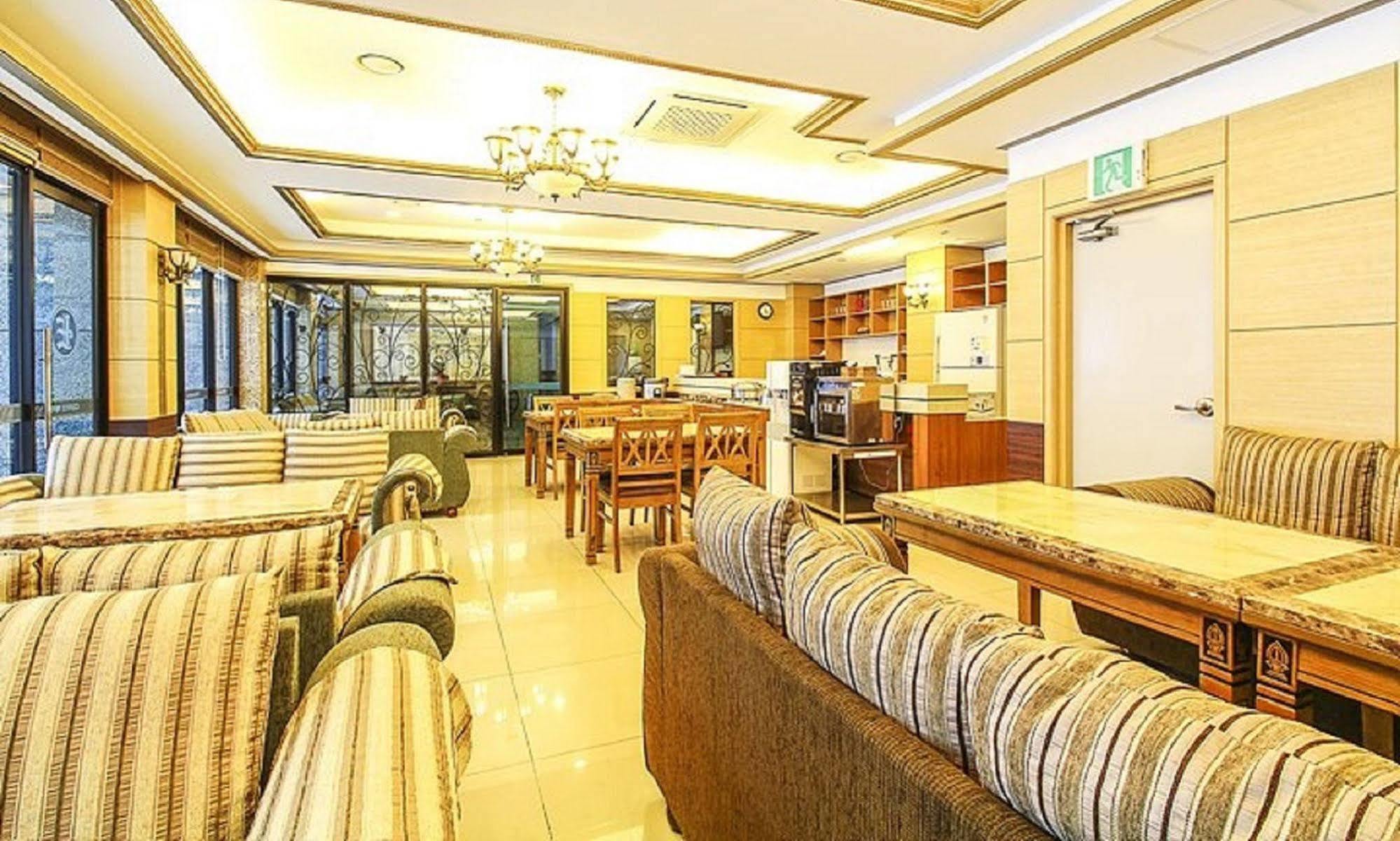 Ever Hotel Jeju Exterior photo